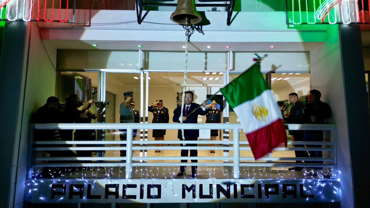 MÁS DE 20 MIL PERSONAS CELEBRAN EL GRITO DE INDEPENDENCIA EN CUAUTITLÁN IZCALLI