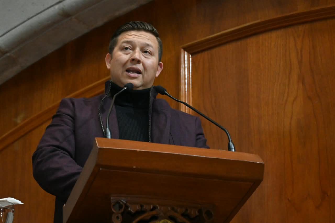ARMANDO NAVARRETE PRESENTA INICIATIVA DE LA GOBERNADORA DELFINA GÓMEZ PARA SIMPLIFICAR CATEGORÍAS DE LA PRESEA "ESTADO DE MÉXICO"