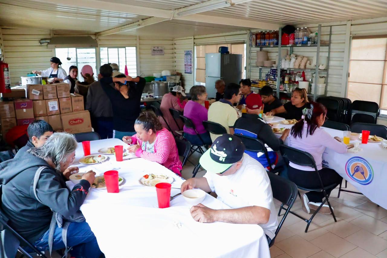 PEDRO RODRÍGUEZ Y PATY ARÉVALO ENTREGAN MÁS DE 400 MIL COMIDAS CALIENTES EN COMEDORES COMUNITARIOS